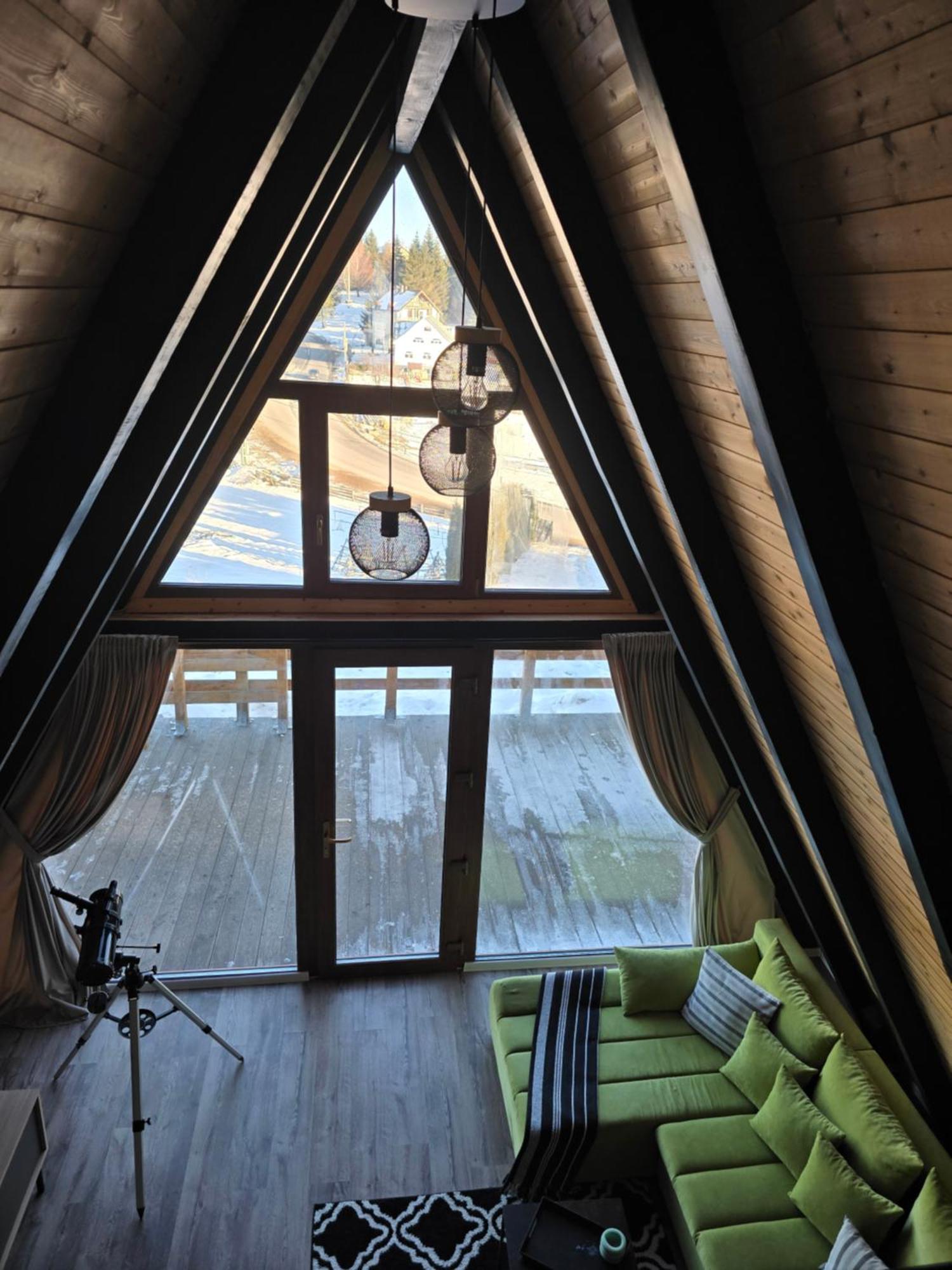 A-frame Ceziade Tihuta *